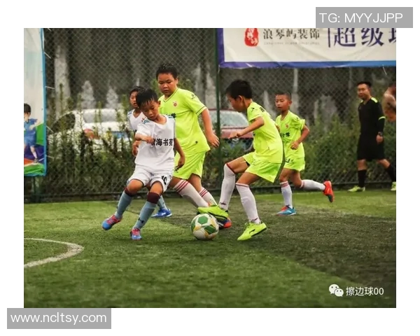 以学踢球为核心，探索青少年足球培养与技能提升的综合路径